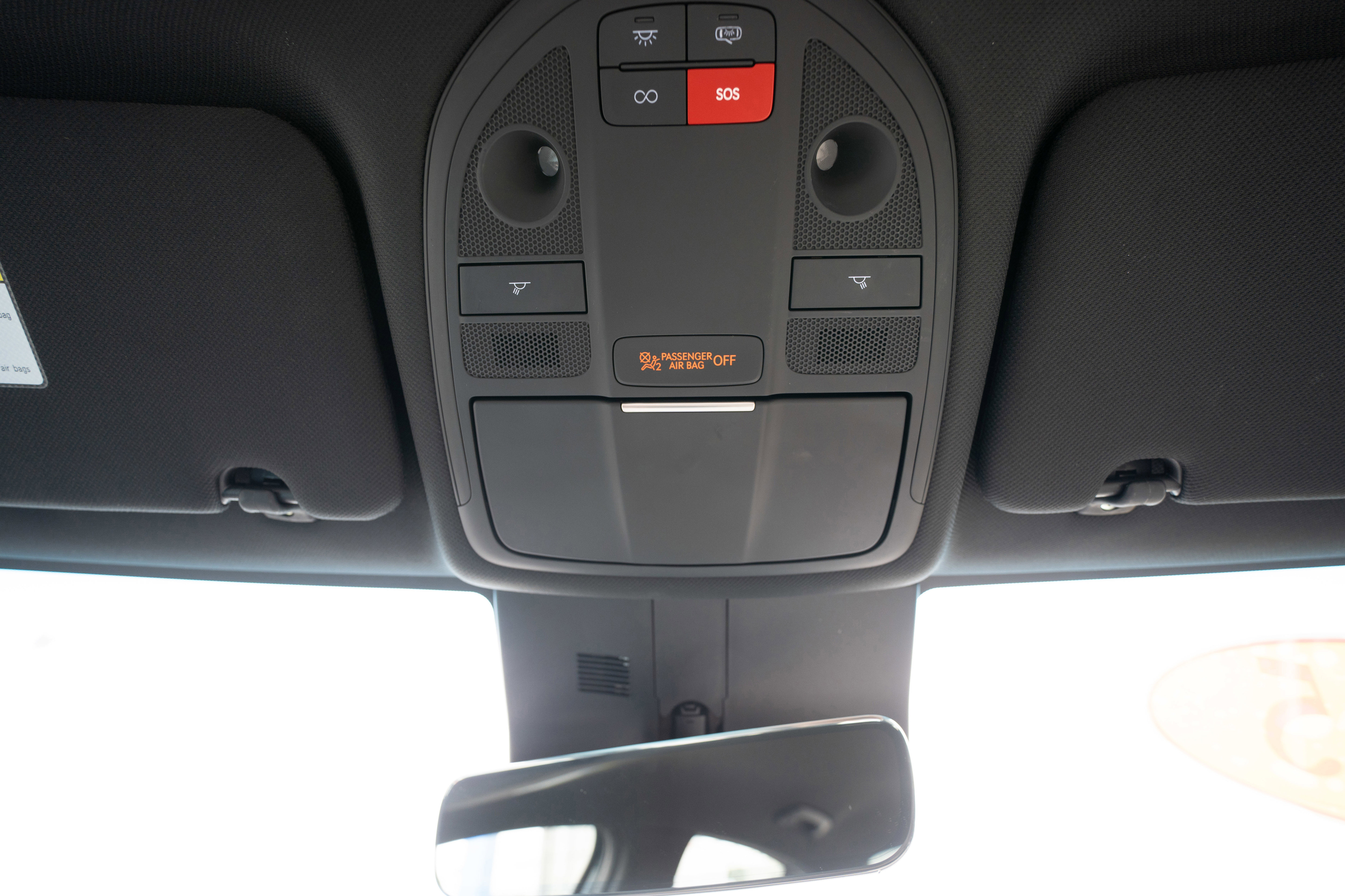 Used 2025 Genesis G70 2.5T RWD image 18