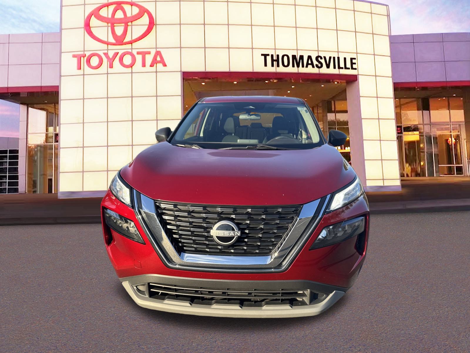 Used 2023 Nissan Rogue S image 2