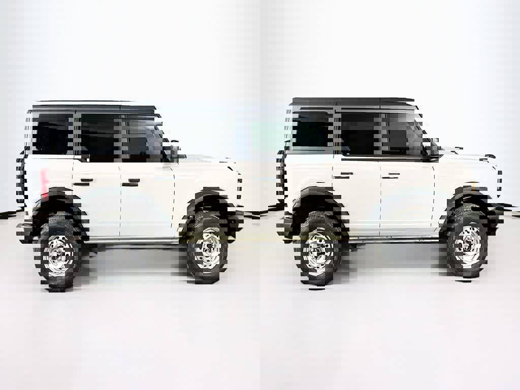 New 2025 Ford Bronco 4-Door image 25