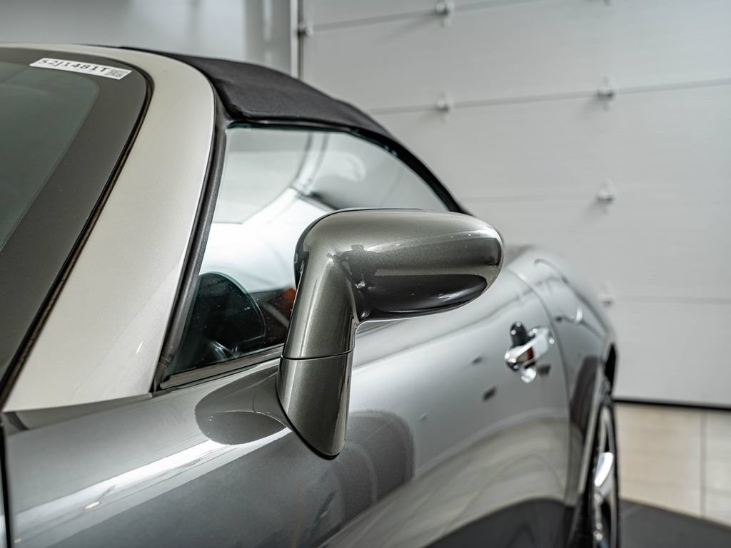 Used 2006 Pontiac Solstice Convertible w/ Premium Package RWD image 10