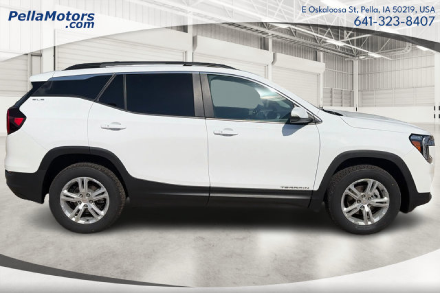 Used 2023 GMC Terrain SLE w/ Driver Convenience Package AWD/4WD image 2