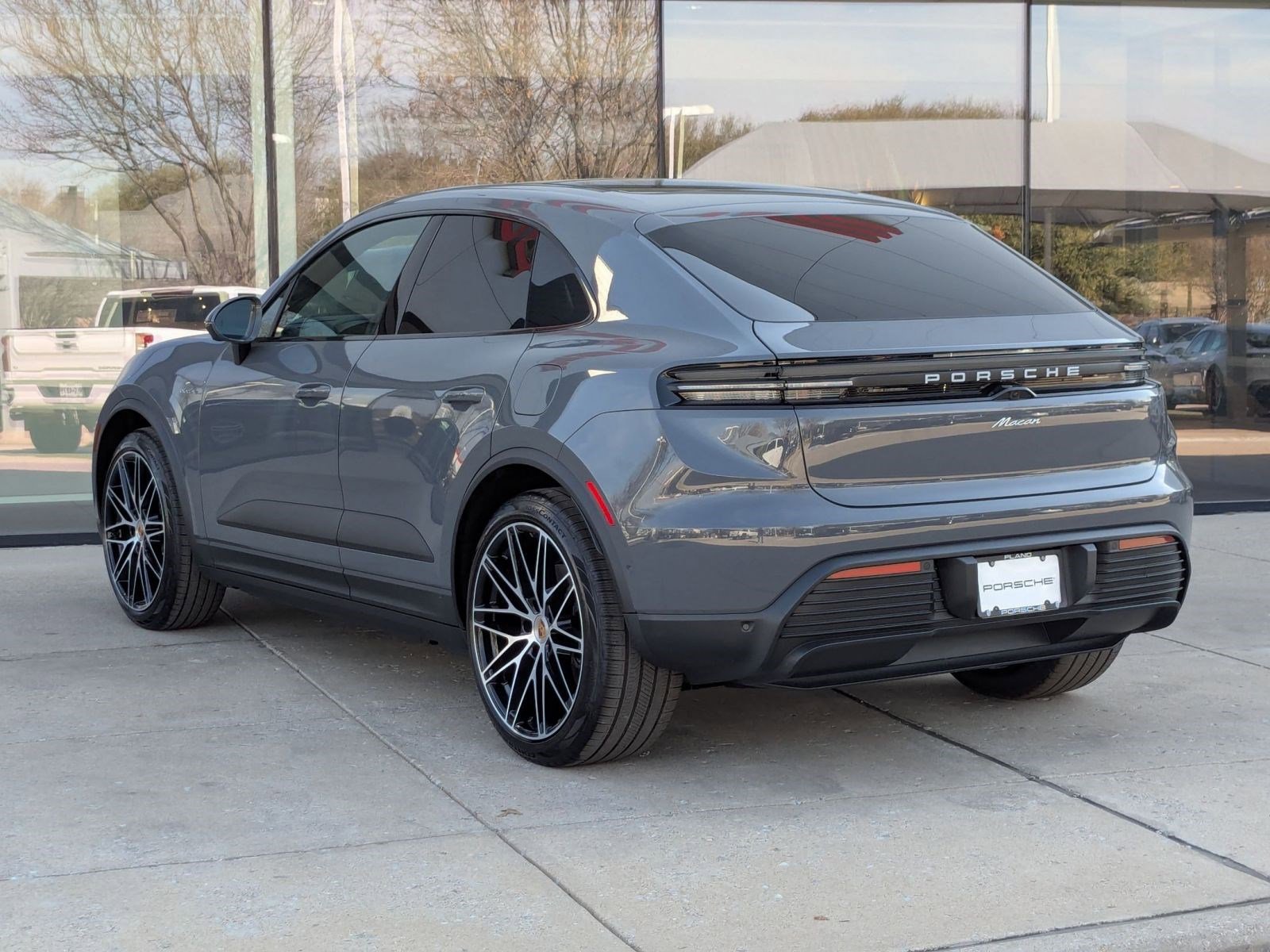 New 2026 Porsche Macan Electric RWD image 3