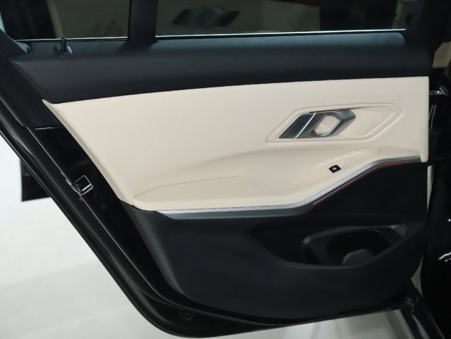 Used 2022 BMW 330i xDrive Sedan w/ Premium Package 2 image 34
