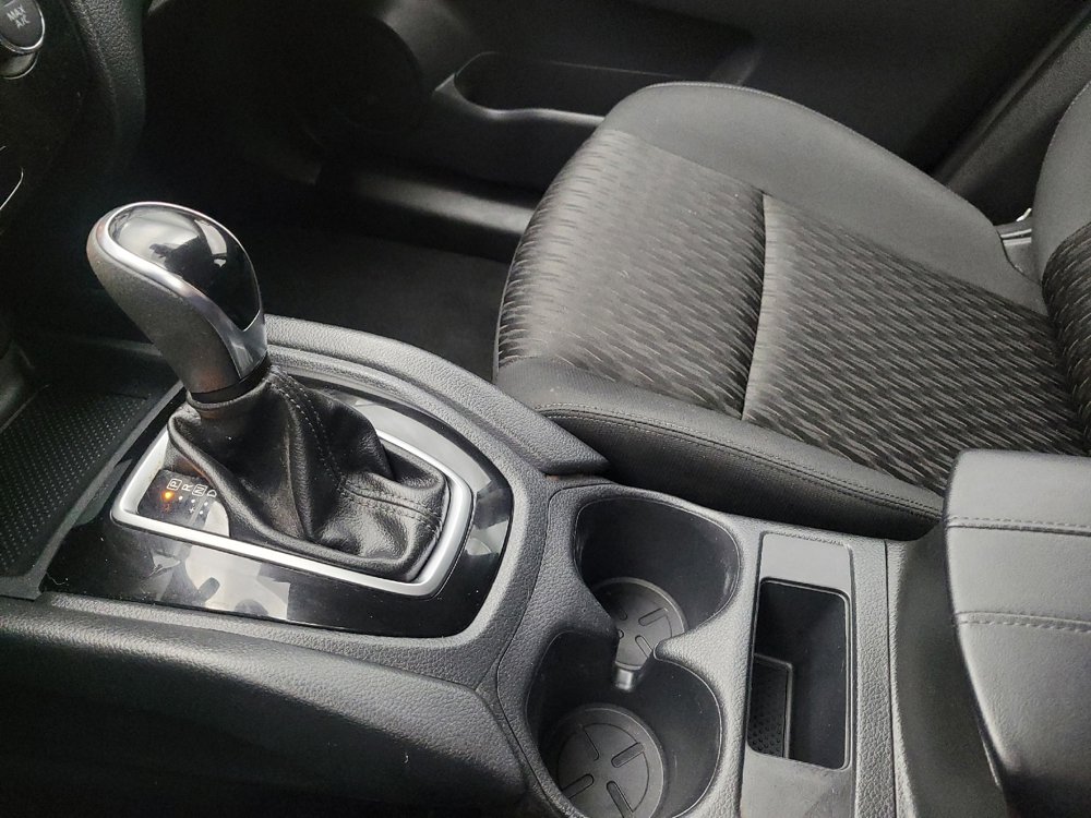 Used 2019 Nissan Rogue S image 26