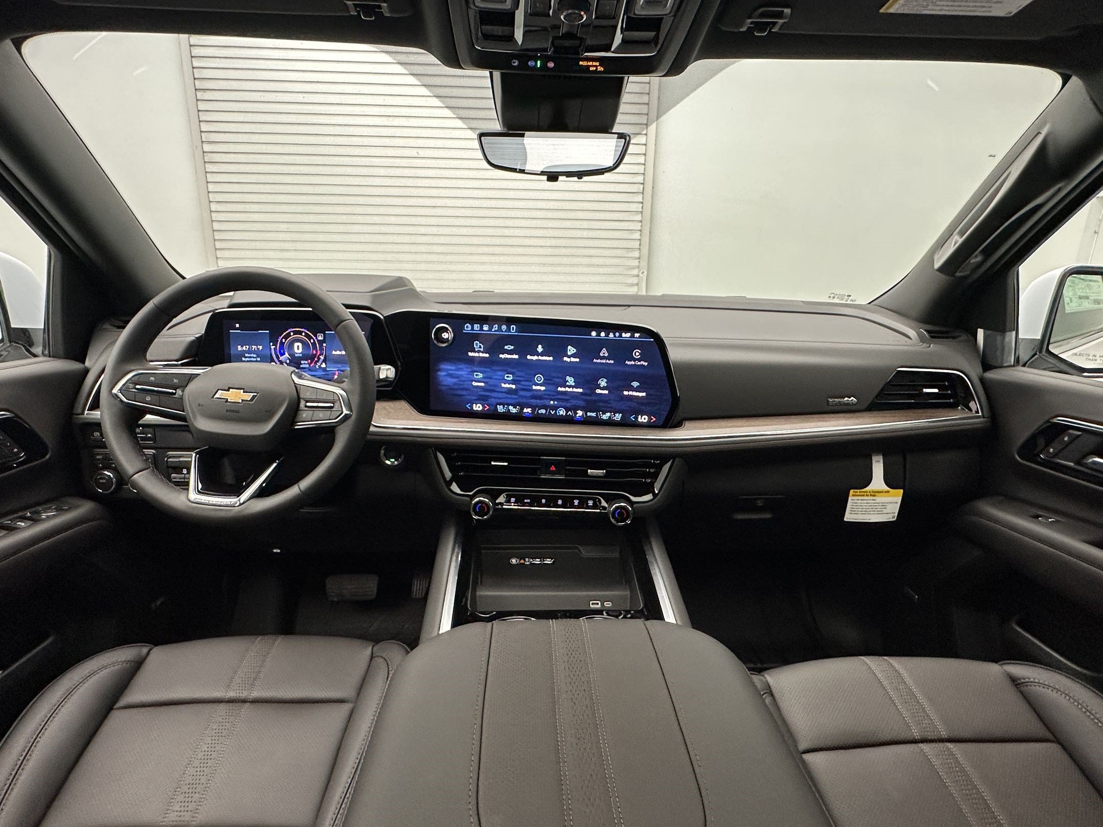 New 2026 Chevrolet Tahoe High Country w/ Sun And Tow Package AWD/4WD image 17