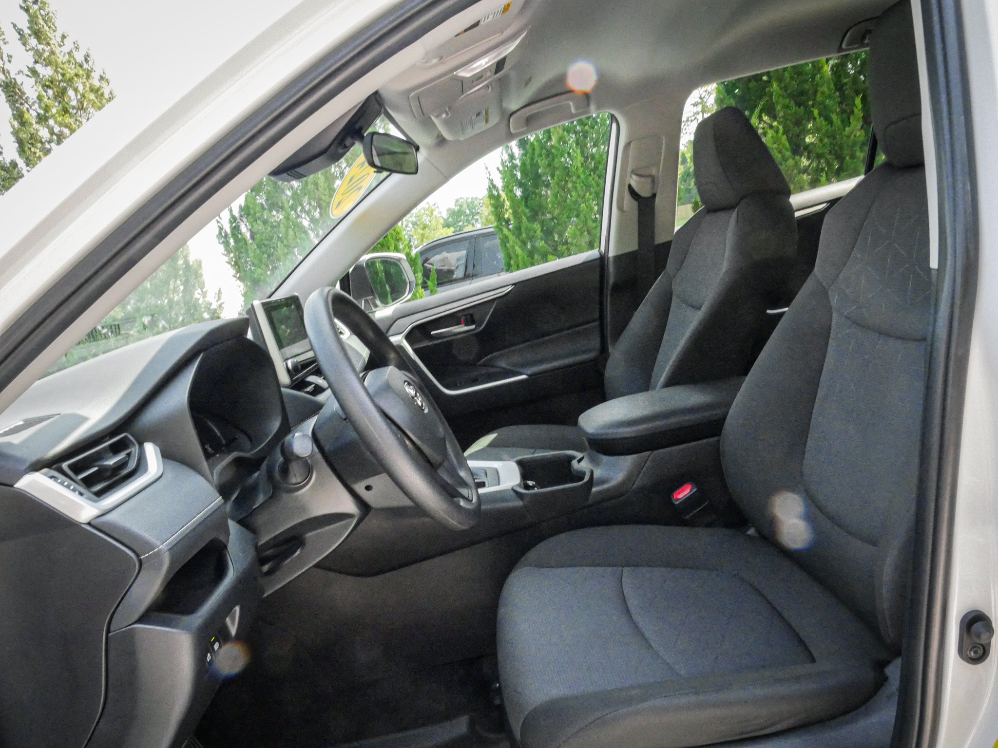 Used 2024 Toyota RAV4 XLE FWD image 16