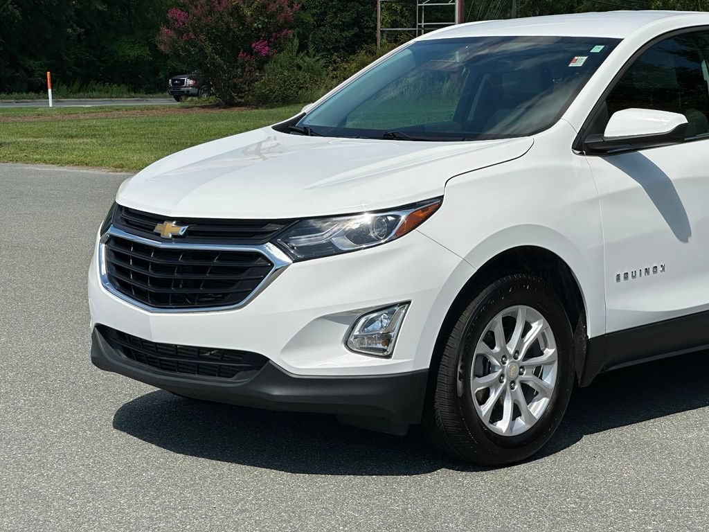 Used 2020 Chevrolet Equinox LT w/ Driver Convenience Package AWD/4WD image 35