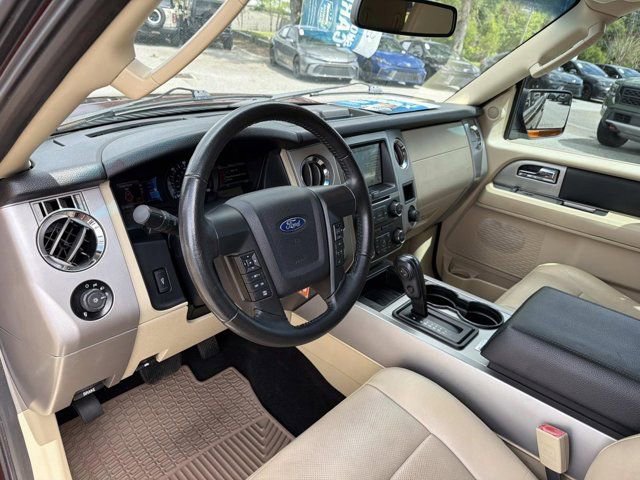 Used 2017 Ford Expedition XLT w/ Equipment Group 202A RWD image 12
