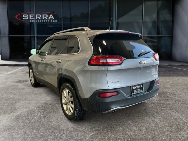Used 2017 Jeep Cherokee Limited image 2