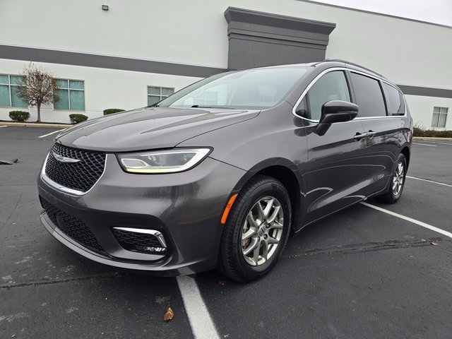 Used 2021 Chrysler Pacifica Touring image 10