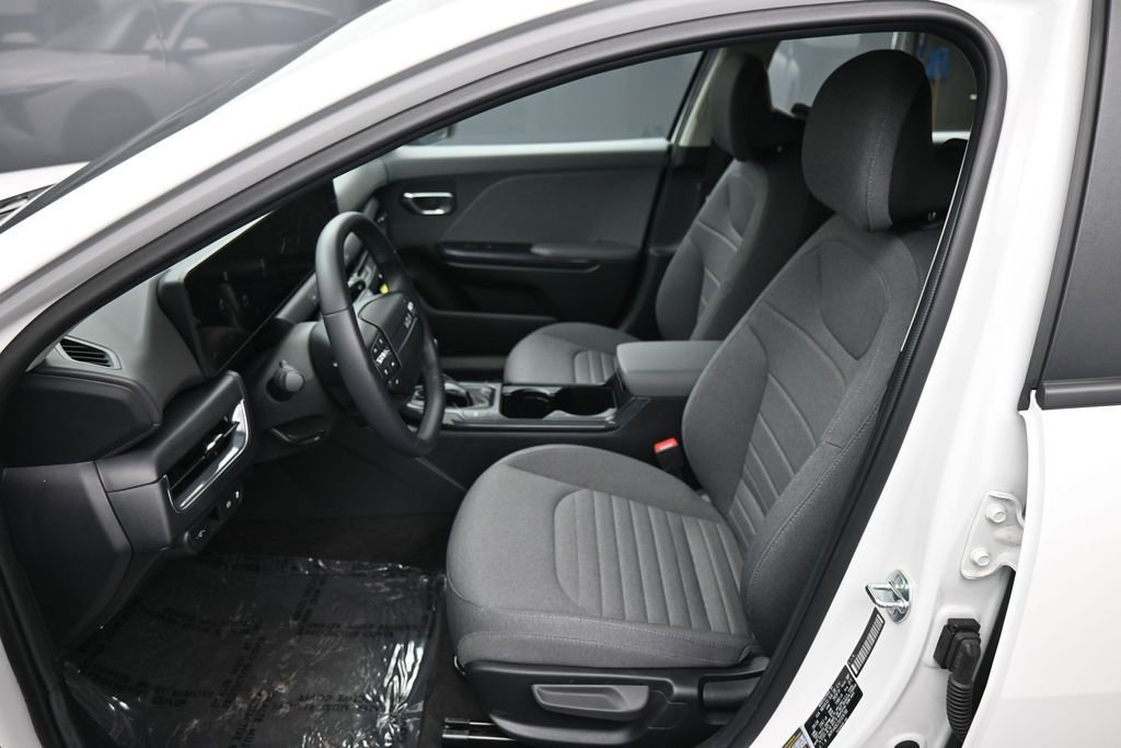 Certified 2025 Kia K4 EX FWD image 18