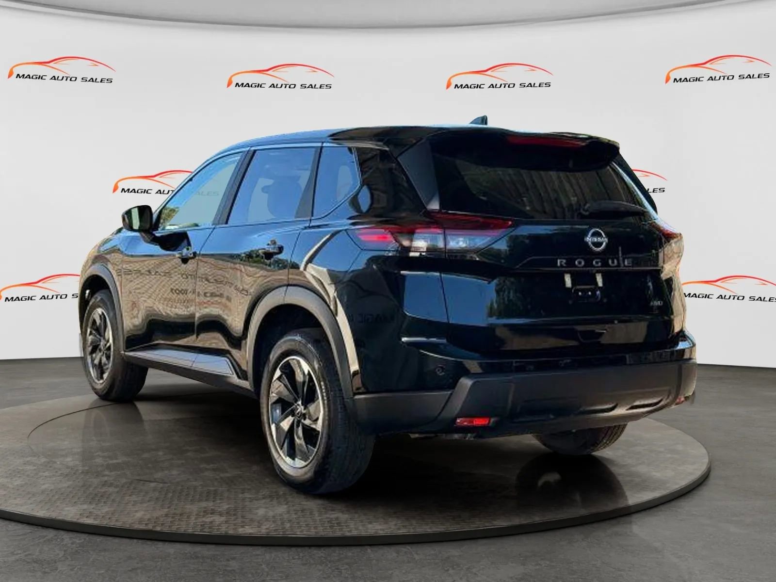 Used 2025 Nissan Rogue SV image 7