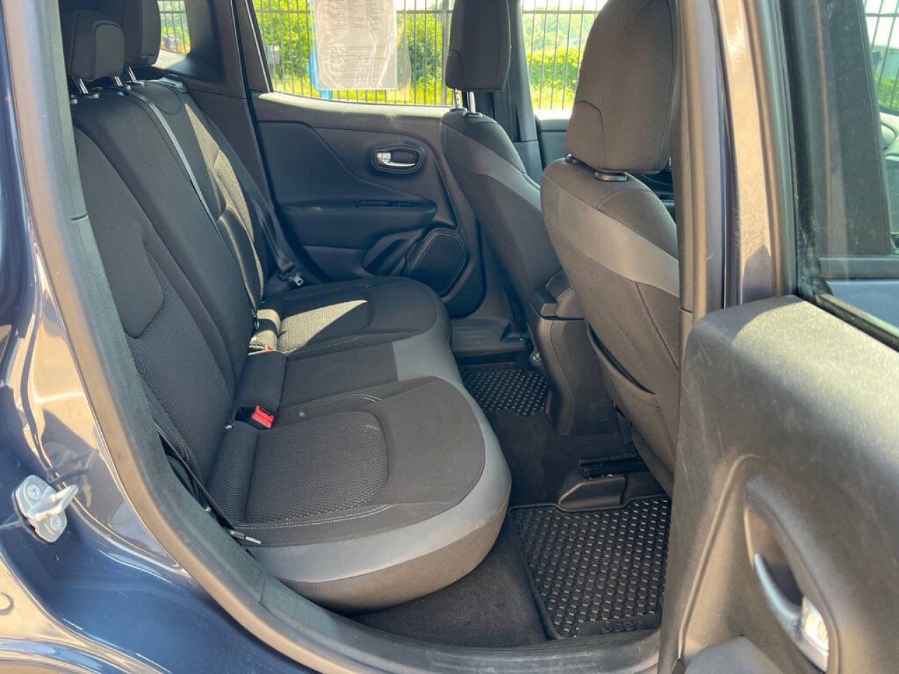 Used 2022 Jeep Renegade Altitude image 16