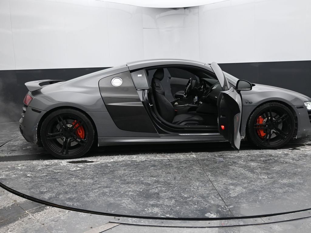 Used 2010 Audi R8 V10 image 18