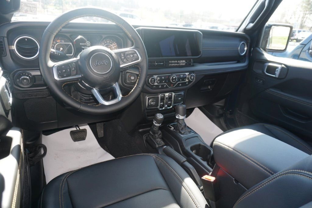 New 2025 Jeep Wrangler Unlimited Sahara image 31