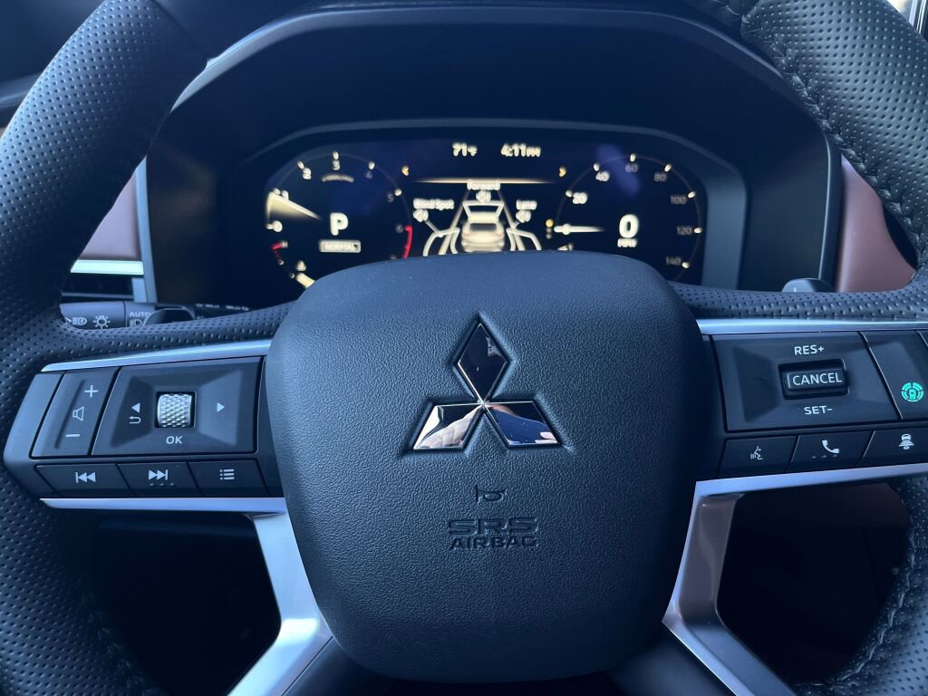 New 2026 Mitsubishi Outlander SEL FWD image 16
