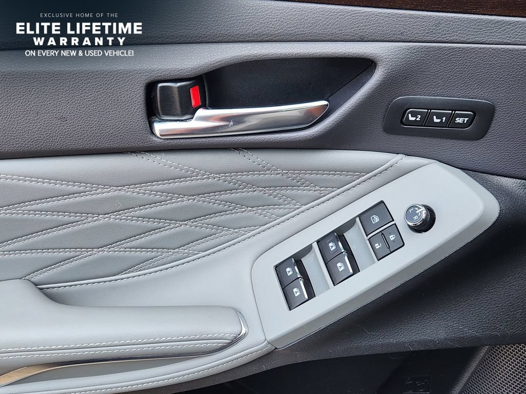 Used 2020 Toyota Avalon Limited w/ Advanced Safety Package FWD image 22