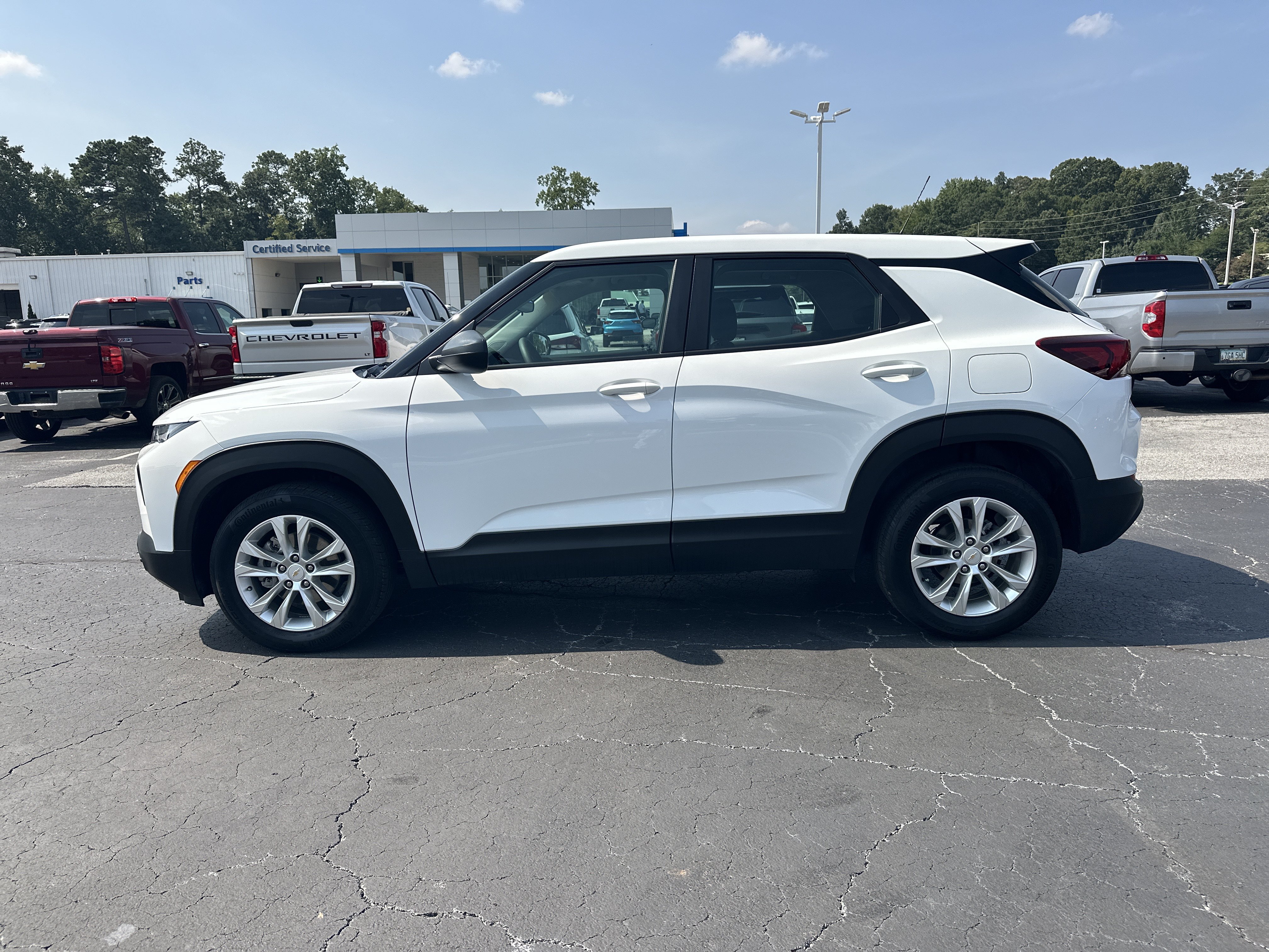 Used 2023 Chevrolet TrailBlazer LS FWD image 5