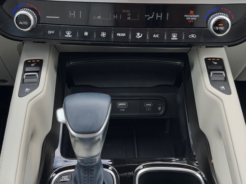 Used 2025 Kia Telluride EX w/ EX Captain's Chair Package image 21
