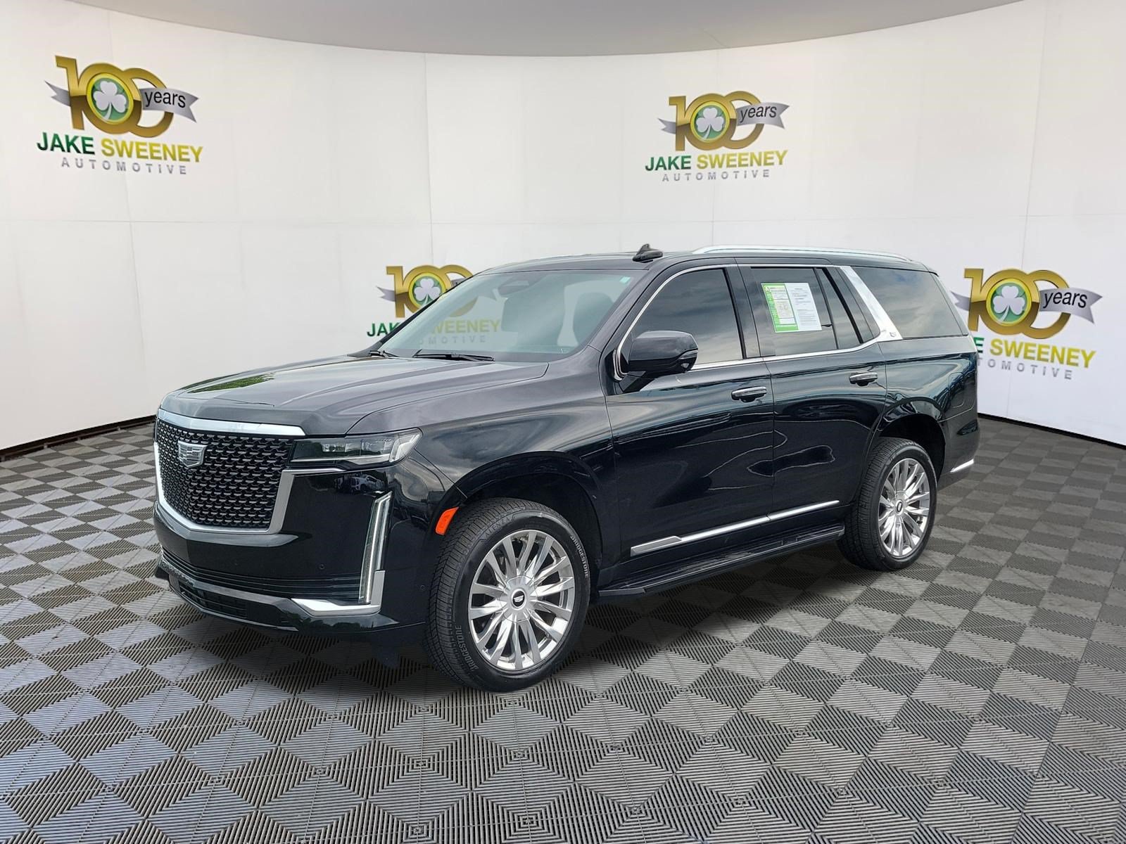 Used 2021 Cadillac Escalade Premium Luxury AWD/4WD image 3
