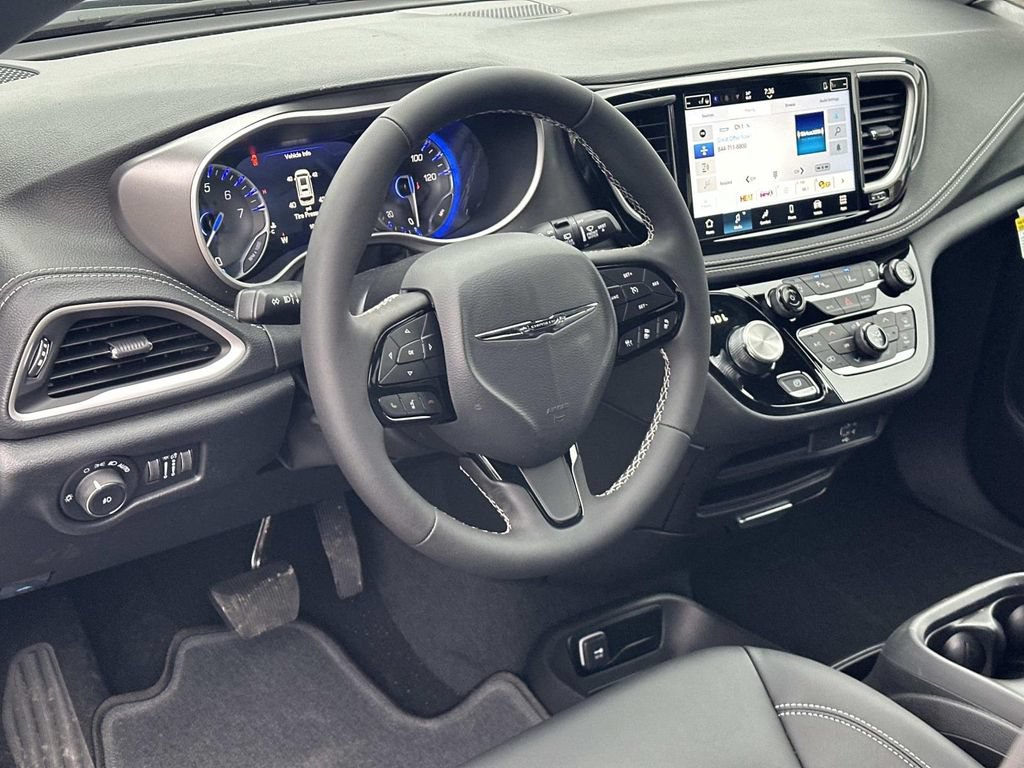 New 2026 Chrysler Pacifica Select w/ S Appearance Package AWD/4WD image 2