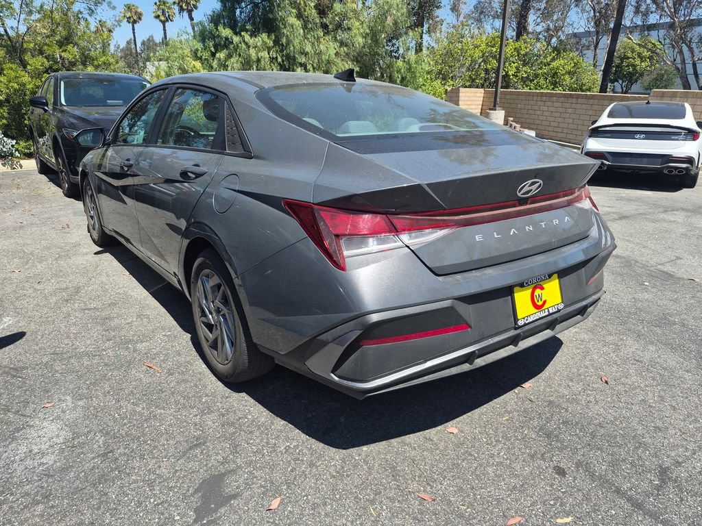 Used 2024 Hyundai Elantra SEL FWD image 7