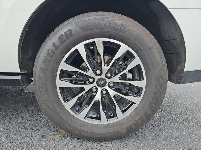 Certified 2025 Ford Expedition Platinum AWD/4WD image 11