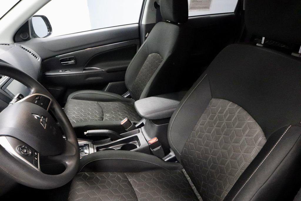 Used 2025 Mitsubishi Outlander Sport ES AWD/4WD image 23