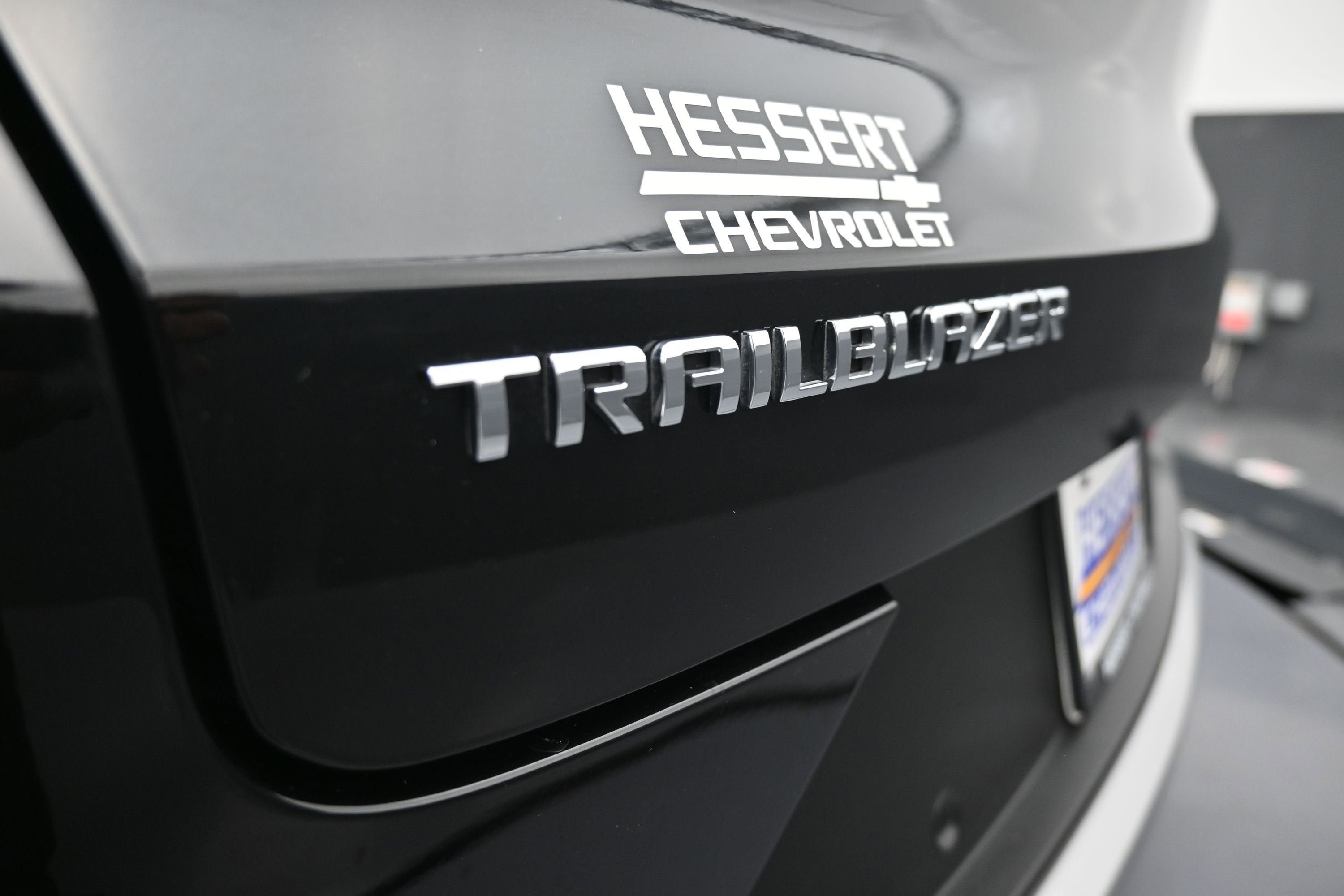 Certified 2025 Chevrolet TrailBlazer LT w/ Convenience Package FWD image 35