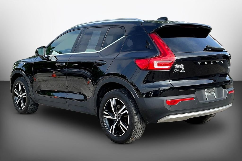 Used 2024 Volvo XC40 B5 Core AWD/4WD image 4