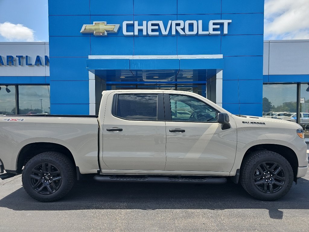 New 2026 Chevrolet Silverado 1500 Custom w/ Turbomax Blackout Package AWD/4WD image 16