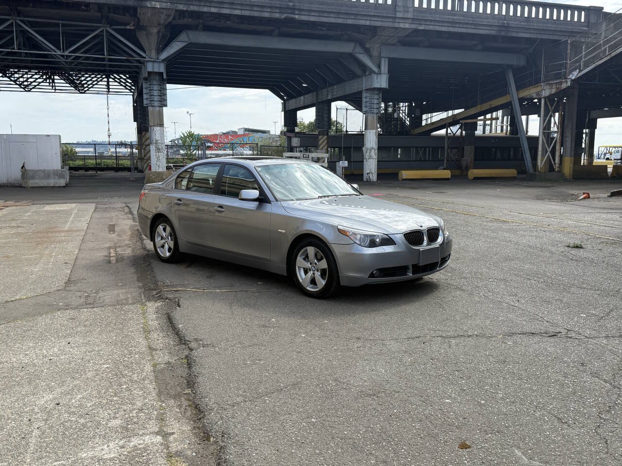 Used 2007 BMW 530xi Sedan AWD/4WD image 13