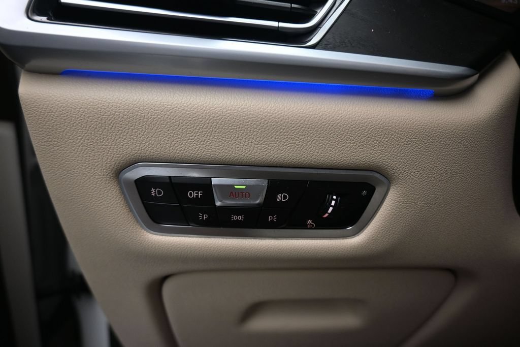 Used 2022 BMW X7 xDrive40i w/ Executive Package AWD/4WD image 26