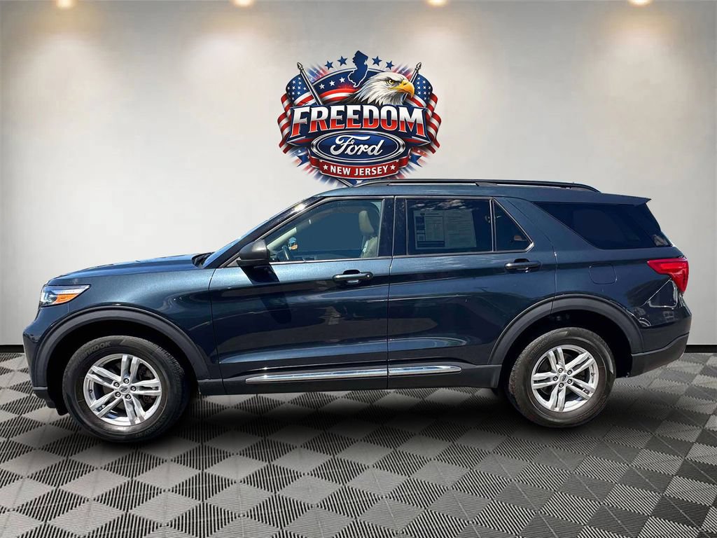 Used 2022 Ford Explorer XLT w/ Equipment Group 202A AWD/4WD image 4