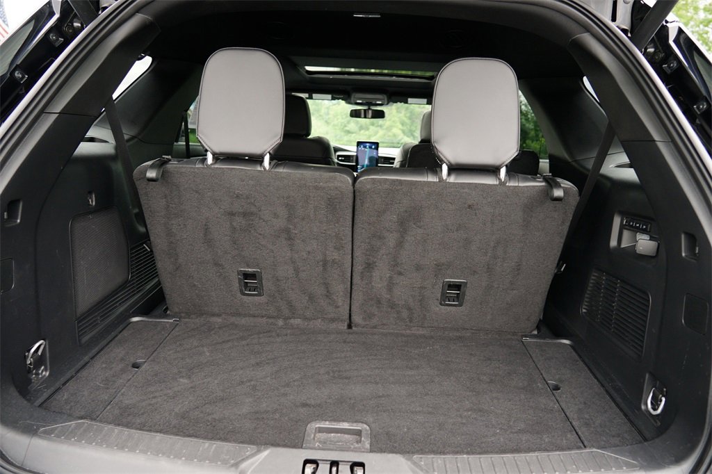 Used 2023 Ford Explorer ST w/ Technology Package image 30