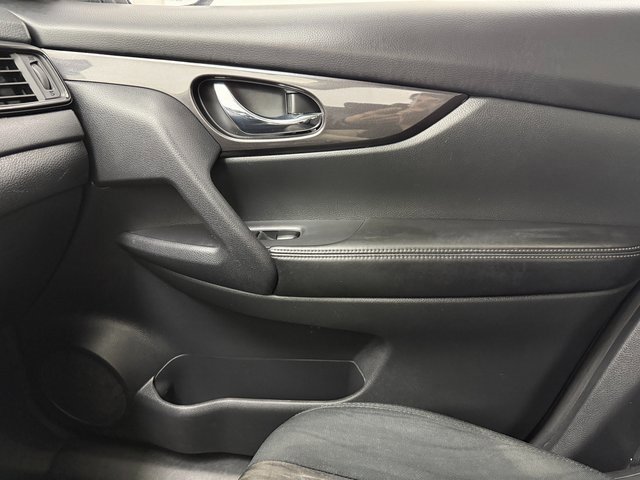 Used 2019 Nissan Rogue SV image 21