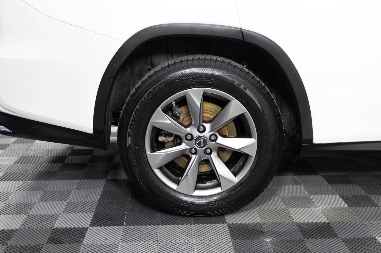 Used 2018 Lexus RX 350L Luxury image 45