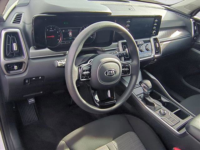 Used 2021 Kia Sorento LX image 10