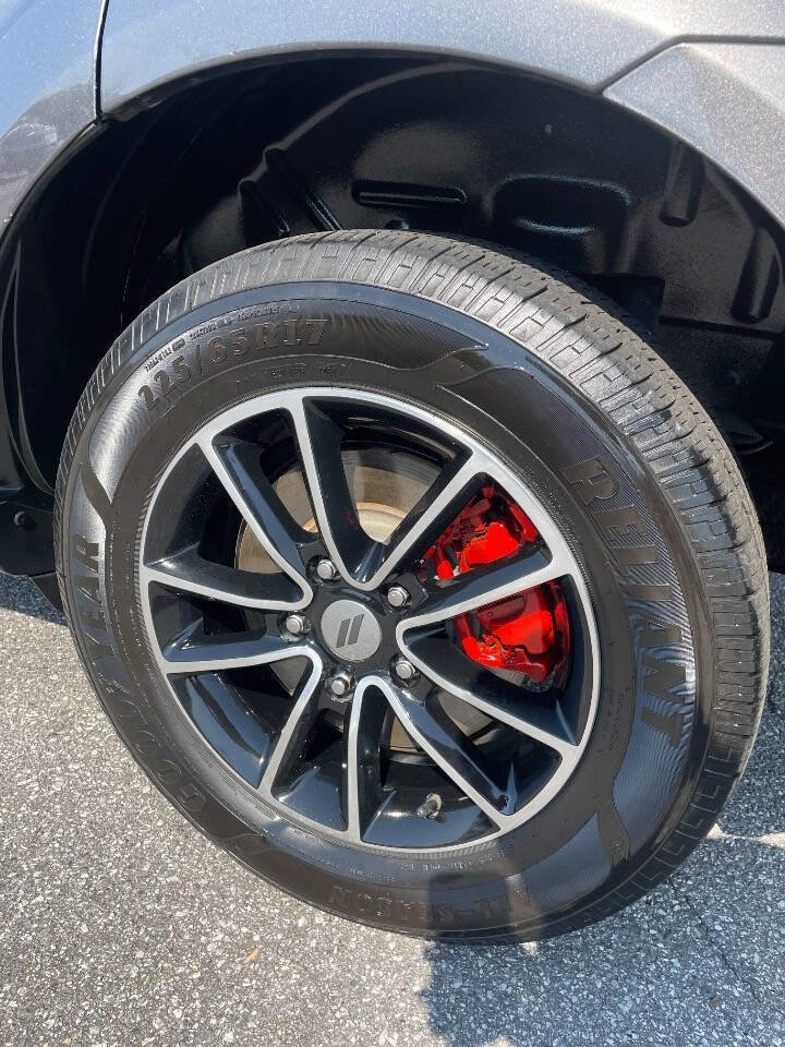 Used 2018 Dodge Journey SE w/ Blacktop Package FWD image 19