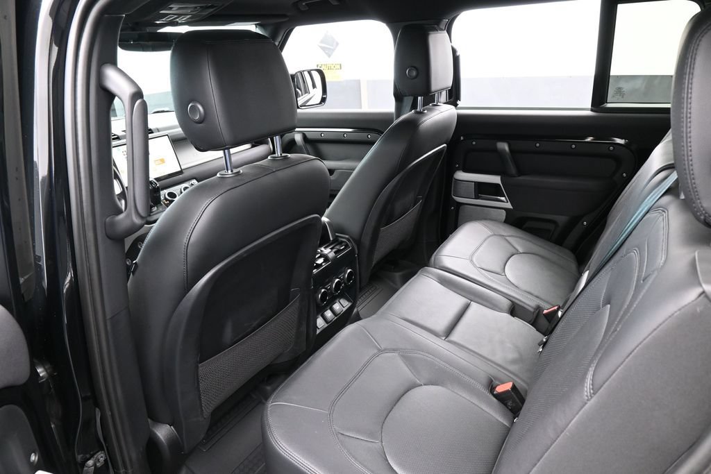 Used 2023 Land Rover Defender 130 SE AWD/4WD image 35