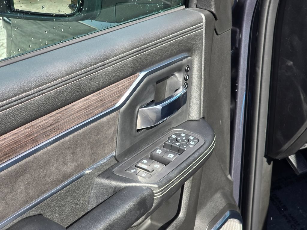 New 2026 RAM 3500 Laramie AWD/4WD image 34