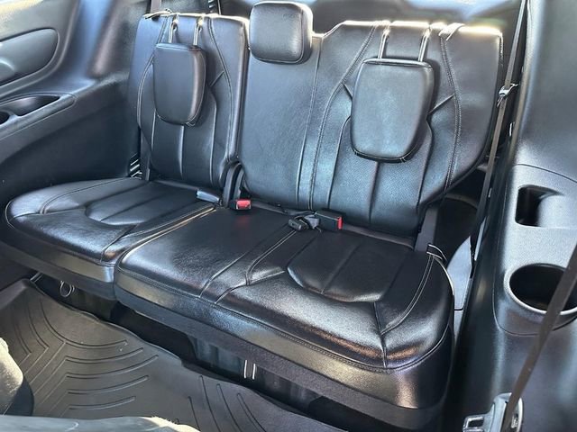 Used 2022 Chrysler Pacifica Touring-L w/ S Appearance Package FWD image 10