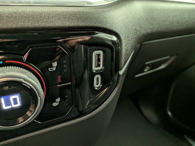 Used 2024 Chevrolet Silverado 1500 LT AWD/4WD image 9