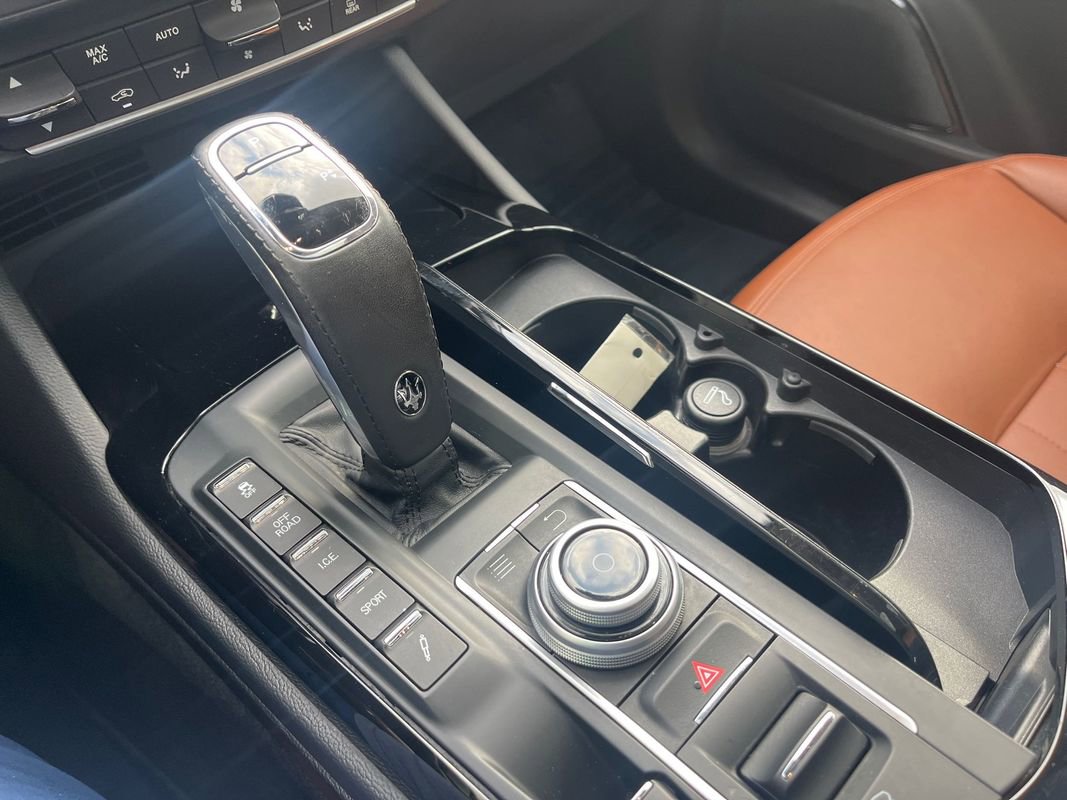 Used 2019 Maserati Levante S AWD/4WD image 24