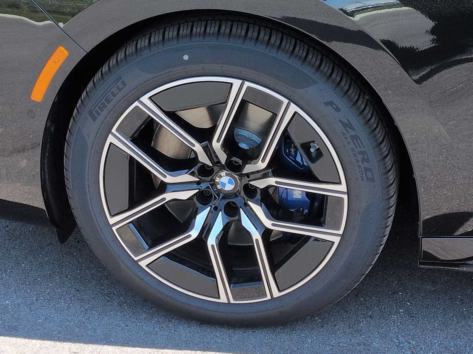 New 2026 BMW i7 xDrive60 w/ Executive Package AWD/4WD image 13