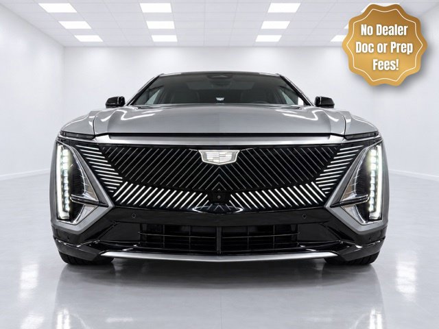Used 2024 Cadillac Lyriq Luxury w/ Nappa Leather Package AWD/4WD image 2
