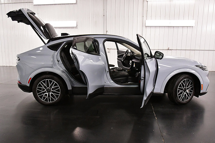 Used 2026 Ford Mustang Mach-E Premium AWD/4WD image 29