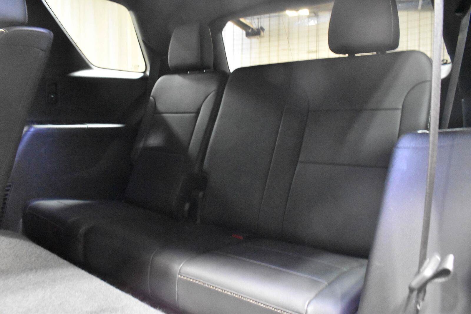 Used 2023 Chevrolet Traverse LT w/ LT Premium Package AWD/4WD image 6