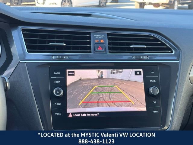 Used 2020 Volkswagen Tiguan SE image 38