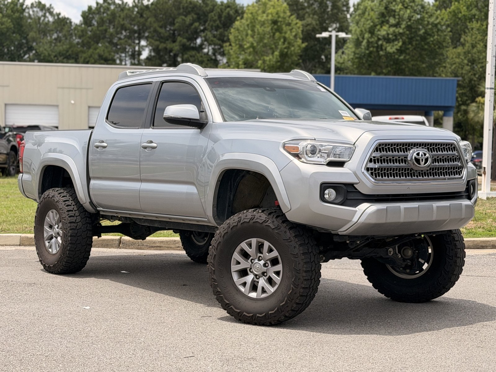 Used 2022 Toyota Tacoma SR5 w/ Technology Package RWD image 5